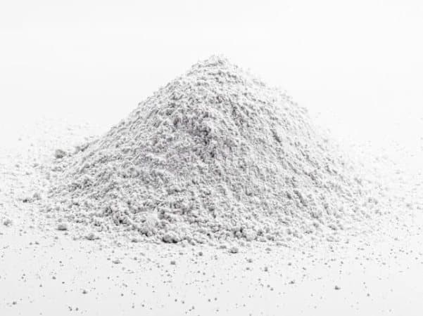 Quick lime powder (ground calcium oxide) manufactured by Deshwali Minerals